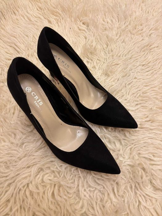 Eleganckie czarne szpilki