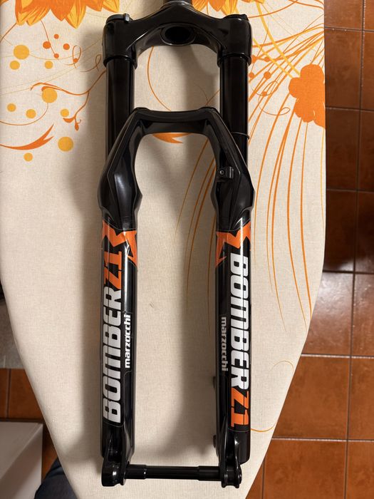 Marzocchi Bomber Z1 de 160mm de curso