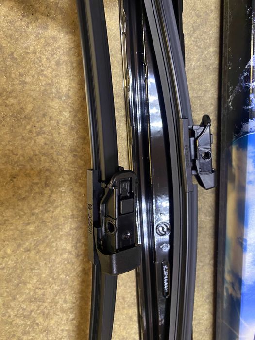 Щітка склоочисника комплект TOYOTA AVENSIS T27. BOSCH 3397007538