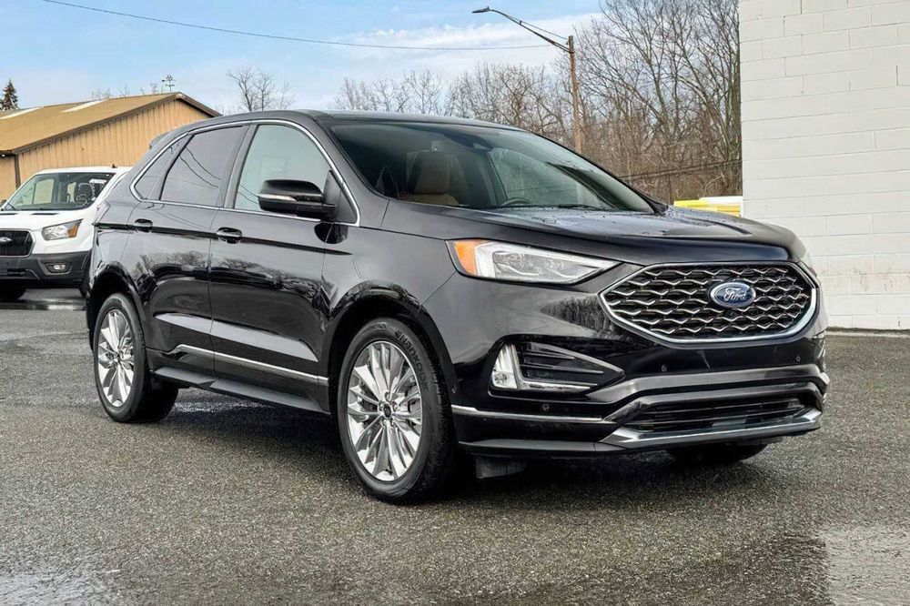 Ford Edge Titanium      2024