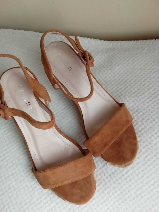 buty i buciki na koturnie damskie