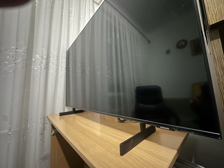 SAMSUNG LED телевізор UE50AU8000U на запчастини або під ремонт!