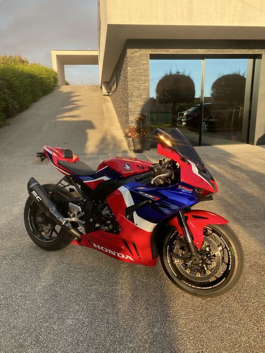 Honda CBR1000RR-R Fireblade + Extras