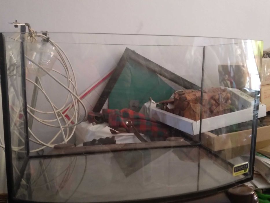 Продам вживаний акваріум