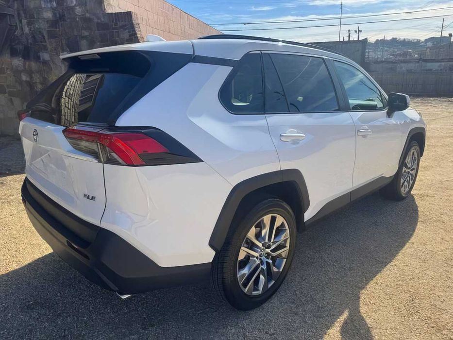 Toyota RAV4      2020