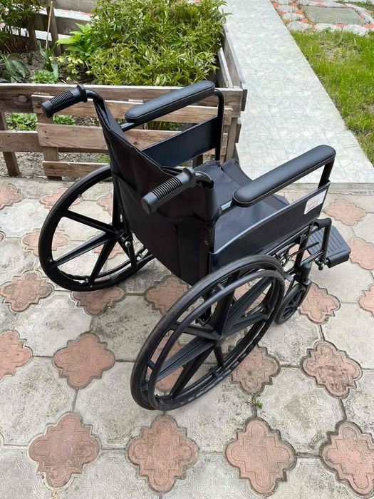 Продам инвалидную коляску