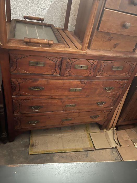 Comoda antiga para restaurar