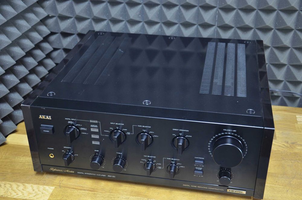 Wzmacniacz AKAI AM-93