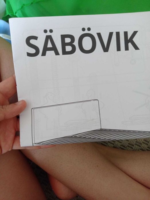 Cama de casal forrada a tecido (Ikea)