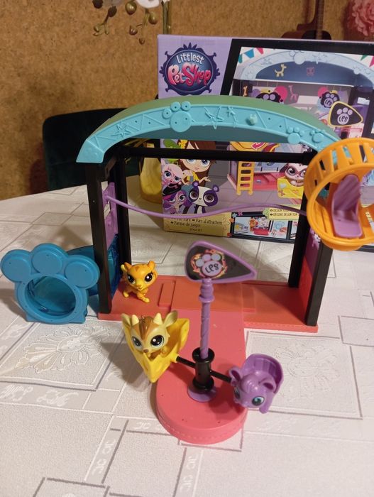 Lps domek z dwoma figurkami