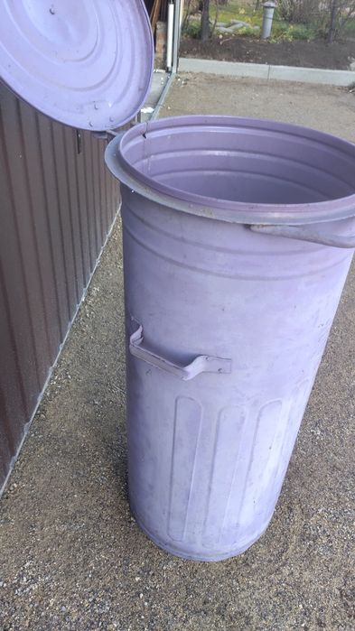 Kosz na odpady śmieci PRL