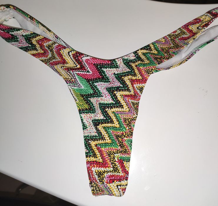 Tanga brasileira fio dental