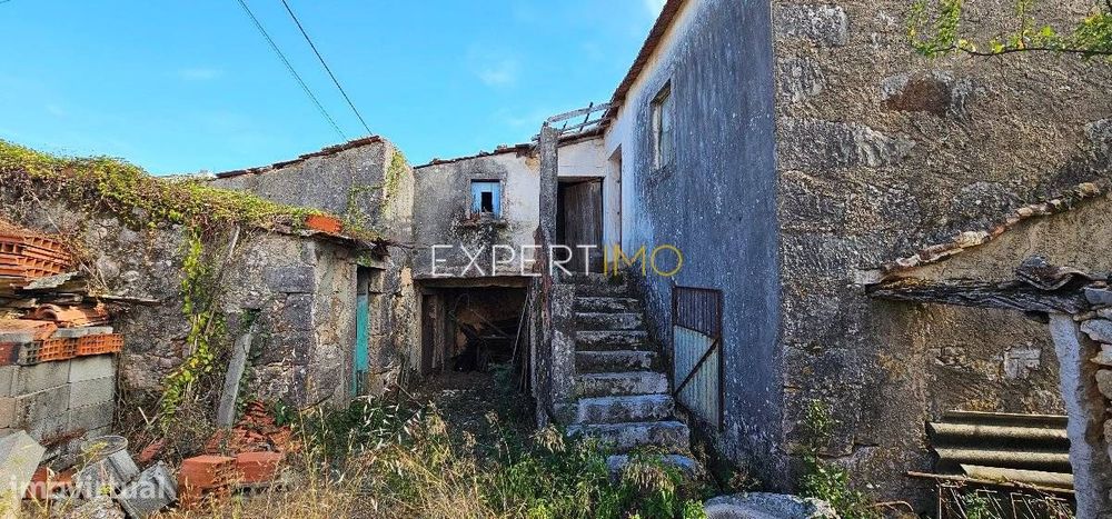 Casa em pedra para restaurar no concelho de Pombal