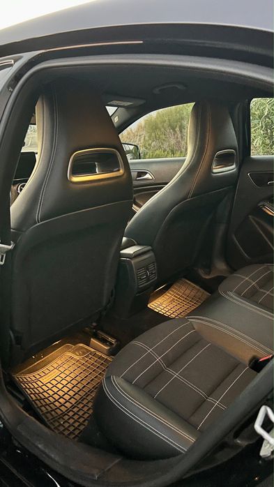 Mercedes-Benz A180d   7G-DCT Urban | Caixa Automática