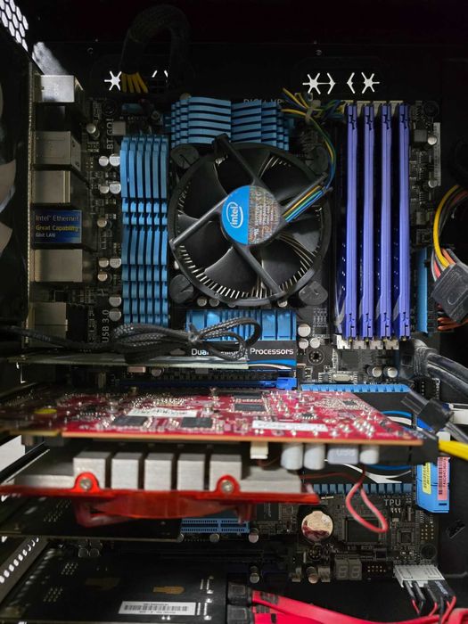 Материнська плата Asus P8Z68 Deluxe