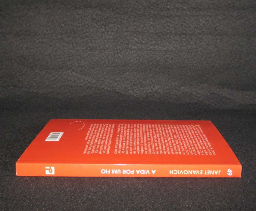 Livro A Vida por um fio Janet Evanovich