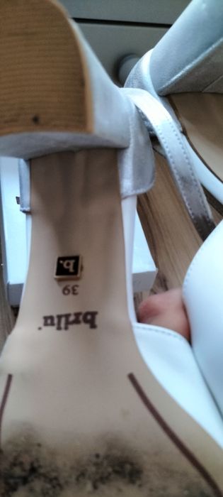 Buty ślubne Brillu czółenka na słupku rozm 39