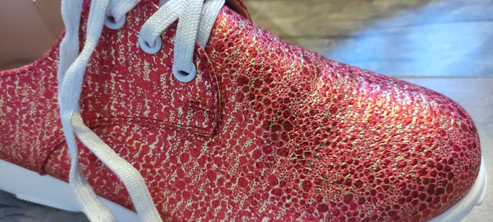 Sportowe buty w rozmiarze 39