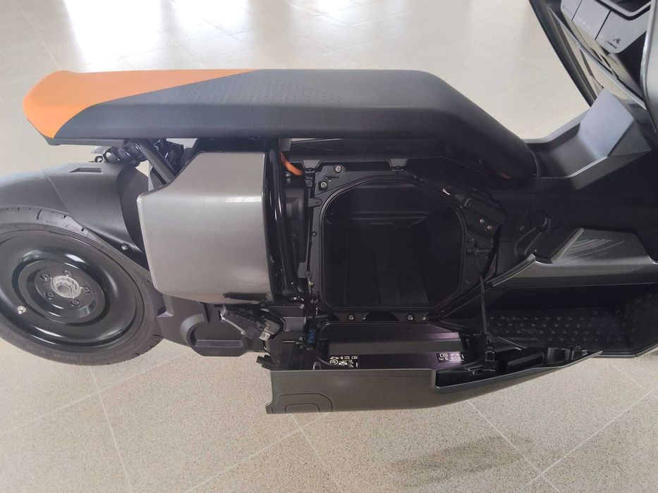 BMW CE04 2022 IVA Dedutível