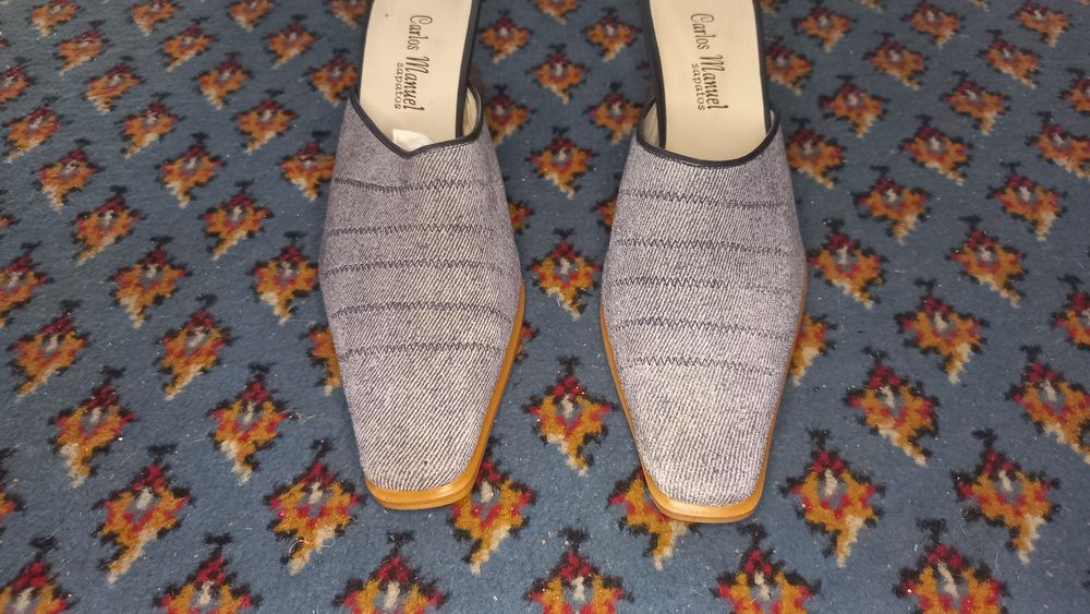 Sandália de mula de salto de bloco para mulher