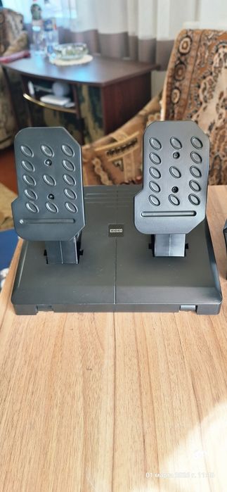 Продам игровой руль.