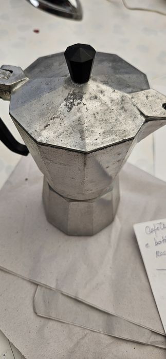 Cafeteira de alumínio