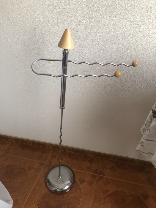 Toalheiro semi novo