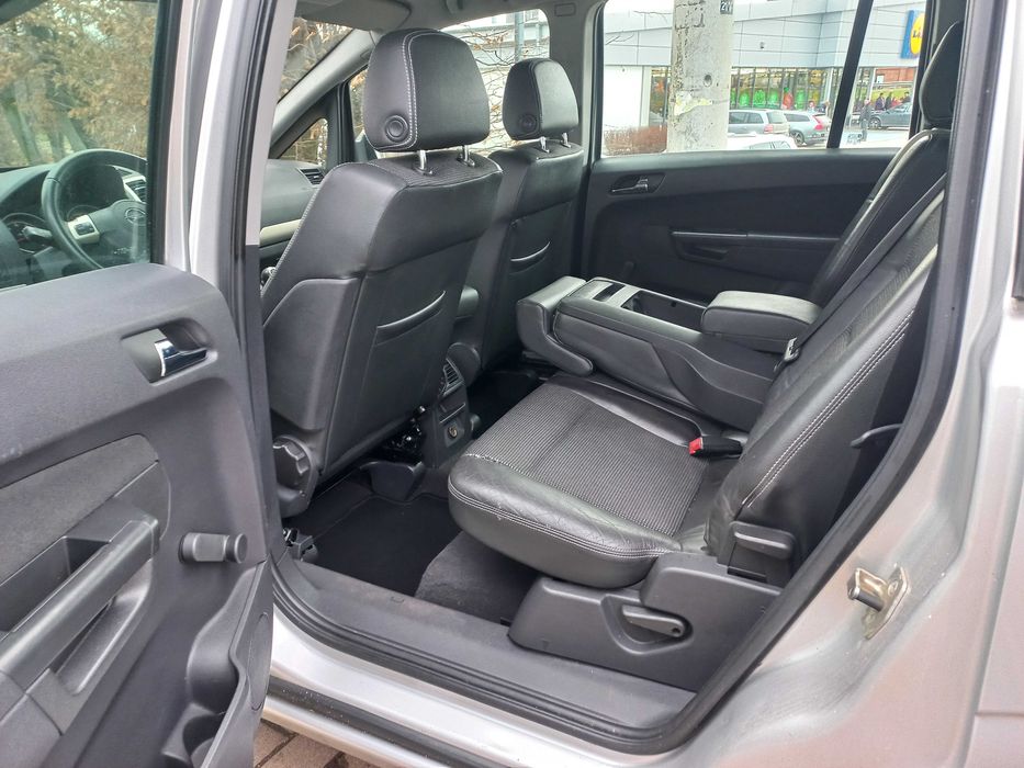 Opel Zafira Lift 1.8 B.104 KM,Nawigacja,Parktronic,Klimatyzacja