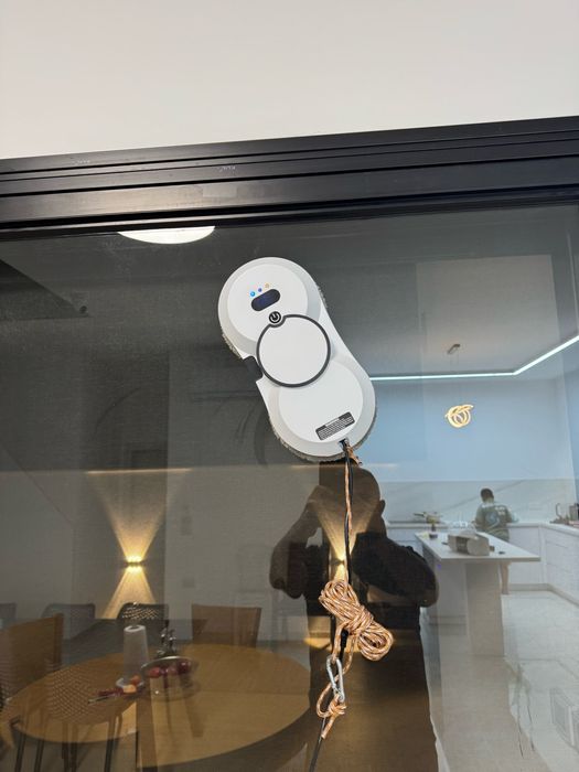 Прокат робота для мийки вікон