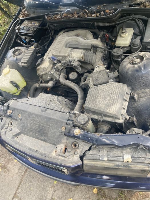 BMW e36 sedan 316i 1997r wszystkie czesci montrealblau
