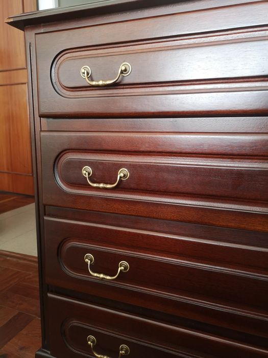 Cómoda madeira com espelho