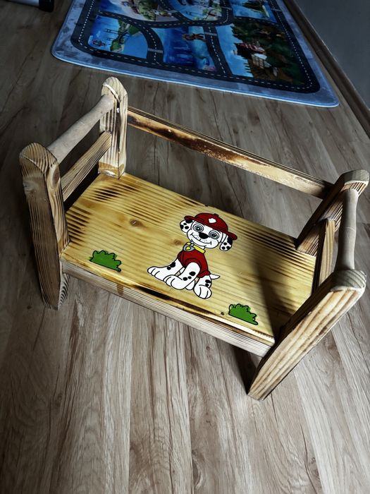 Krzesełko drewniane dla dziecka