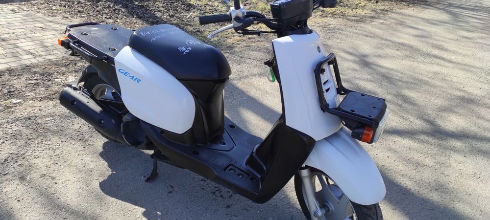 Продам скутер срочно Ямаха гир инжектор грузовой без пробега
