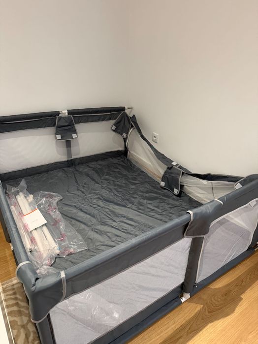 Parque infantil para bebé novo