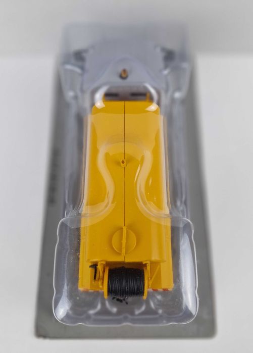 Model 1:43 JELCZ 325 SC-21 WUKO Kultowe Ciężarówki PRL