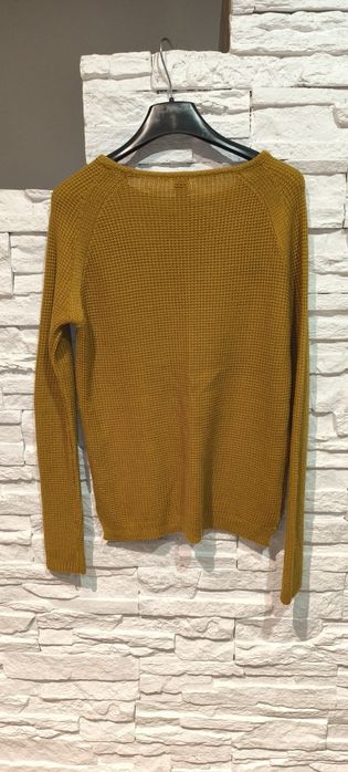 Sweter musztardowy Pull Bear