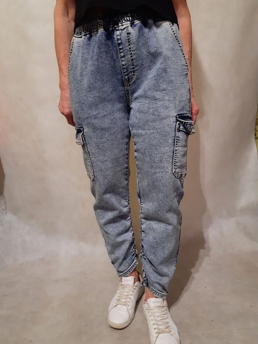 Стильные женские, серо голубые джинсы в идеальном состоянии,