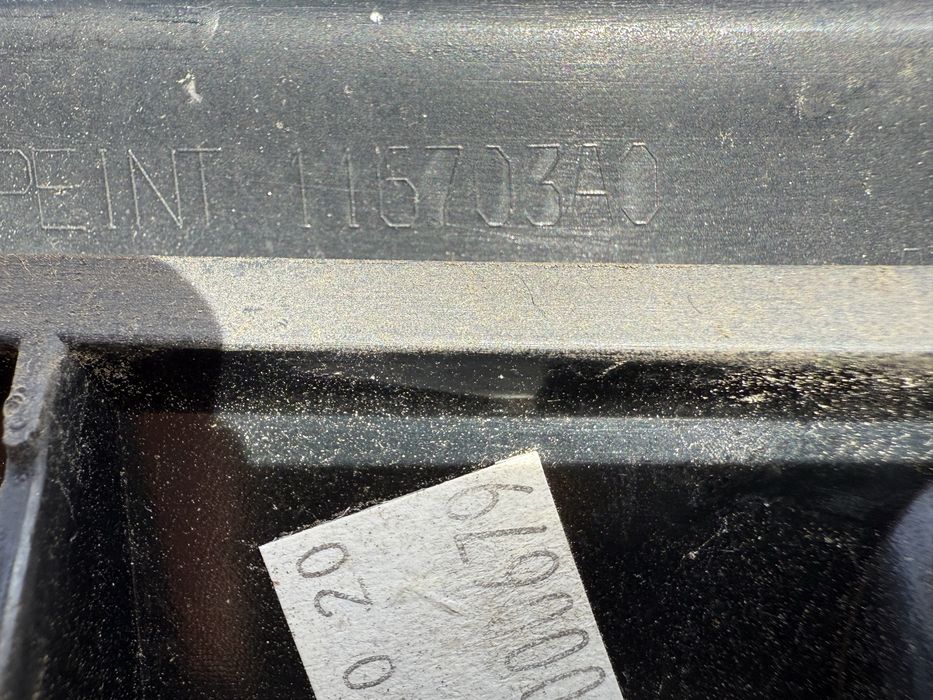 Renault Trafic III 3 lift atrapa grilla OE 628