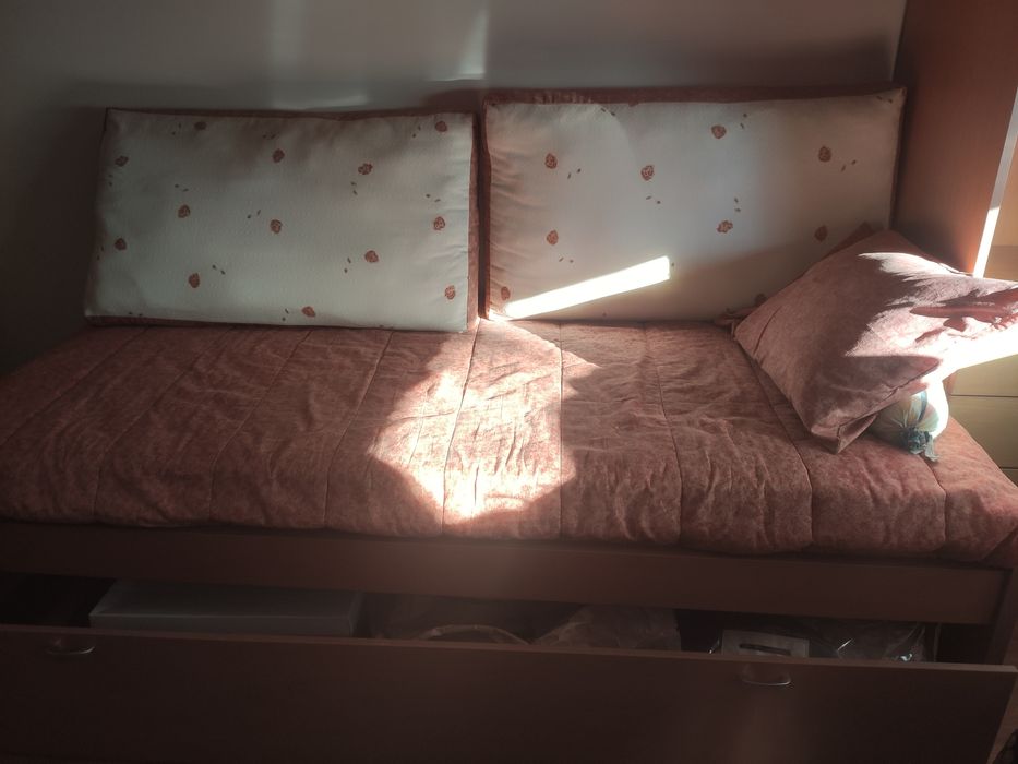 Quarto juvenil ótimo