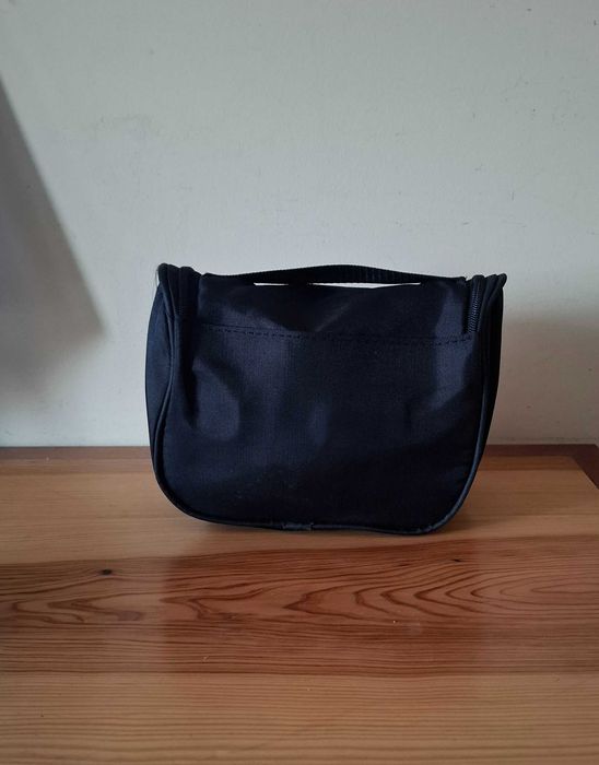 Bolsa nécessaire com gancho para pendurar