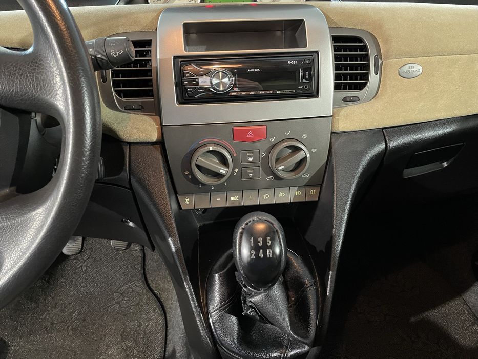 Lancia Ypsilon/ 1.2 16v