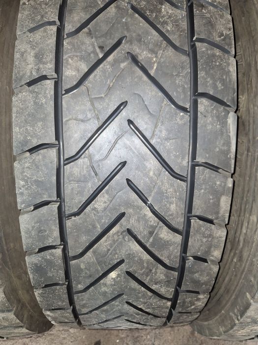Opony 295/60 R 22,5
