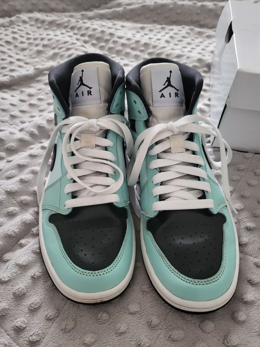 Jordan air WMNS 1 MID