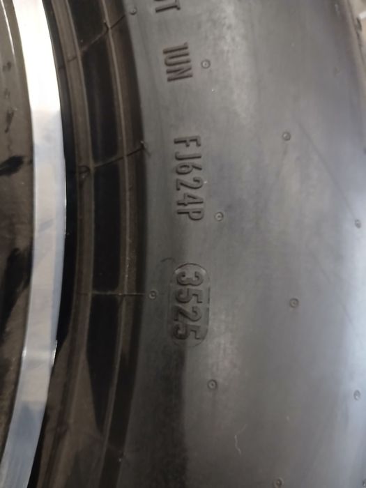 Літні Шини БВ 275/50 R20 Pirelli P Zero   Склад