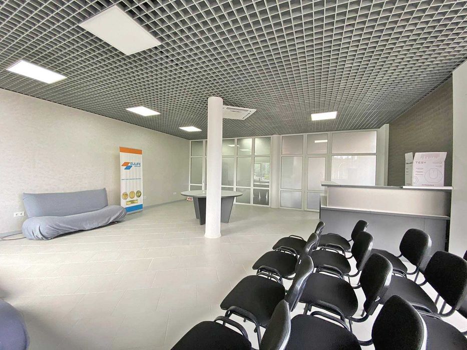 Комерційне ,фасадне приміщення з ремонтом! Великий проїзний трафік