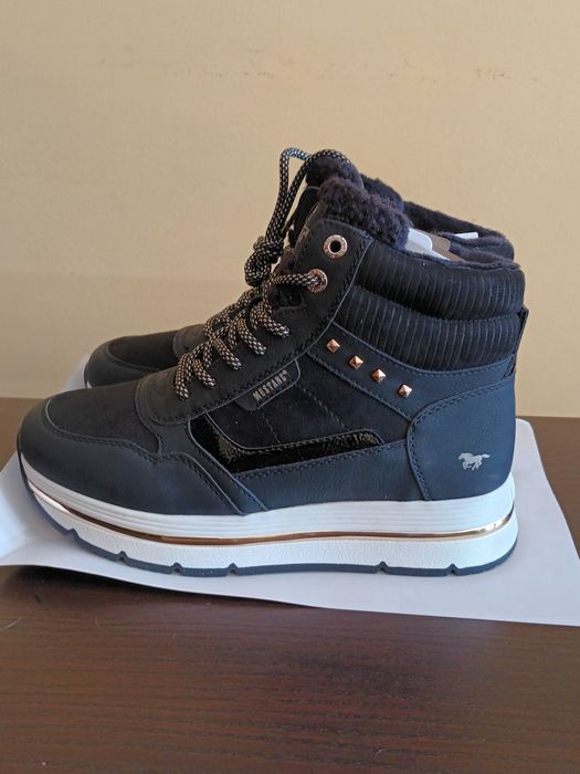 Botins Mustang pretas