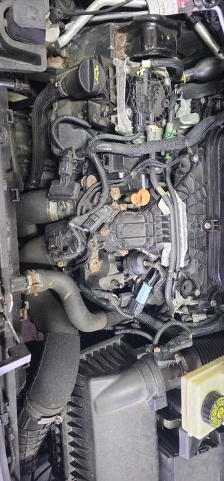 Двигун мотор Peugeot 5008 Citroën форд 2.0hdi RH02