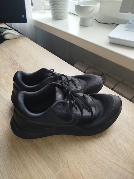 Продам Nike р. 38.5