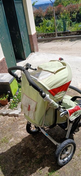 Carro de bebé  em bom estado