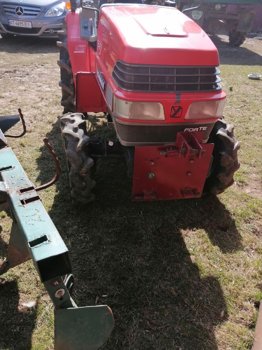 Продам трактор янмар F7.